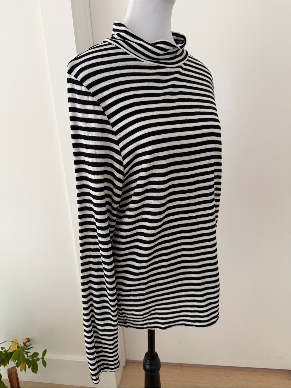 VELVET HEART Long Sleeve Top Pullover Stripes Linen Blend Wide Mock Neck Casual